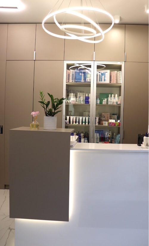 Стоматологія DentalKnysh, м. Львів, вул. Стуса, 24 - рецепція